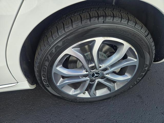 Photo of 2017 White Mercedes-Benz C-Class