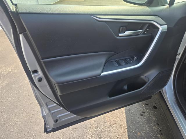 Photo of 2022 Gray Toyota RAV4 Hybrid