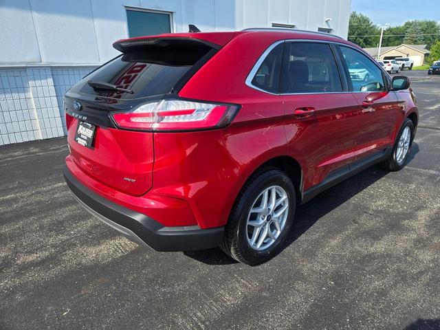 Photo of 2021 Rapid Red Metallic Tinted Clearcoat Ford Edge
