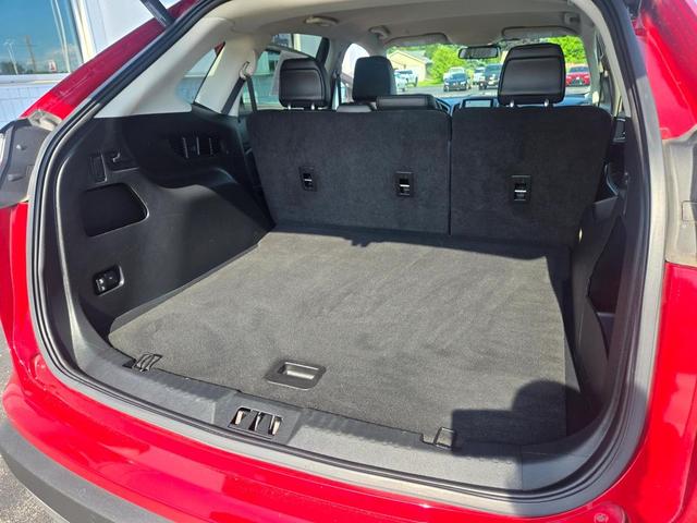 Photo of 2021 Rapid Red Metallic Tinted Clearcoat Ford Edge