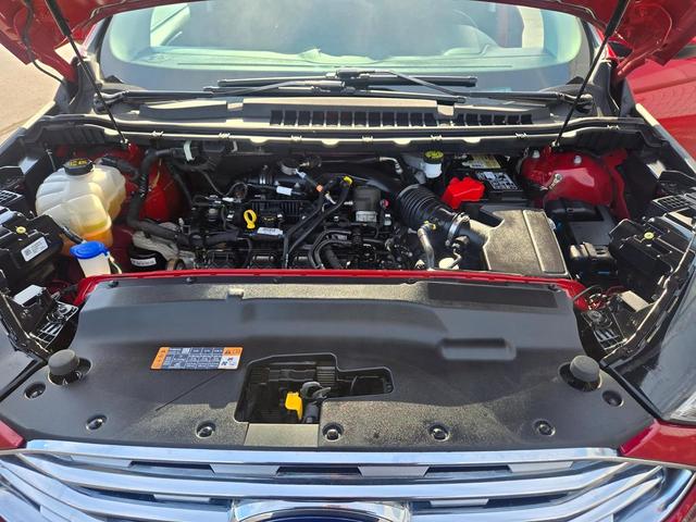 Photo of 2021 Rapid Red Metallic Tinted Clearcoat Ford Edge