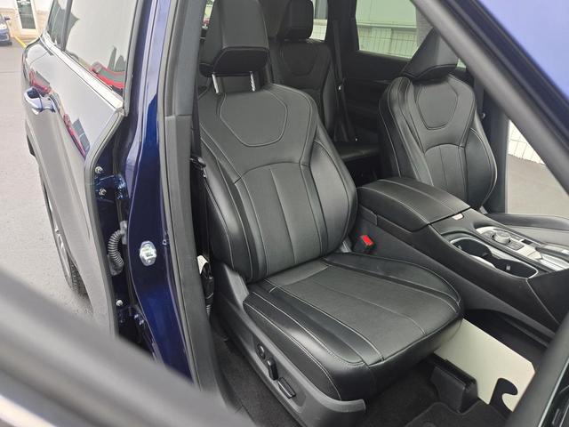 Photo of 2023 Grand Blue INFINITI QX60