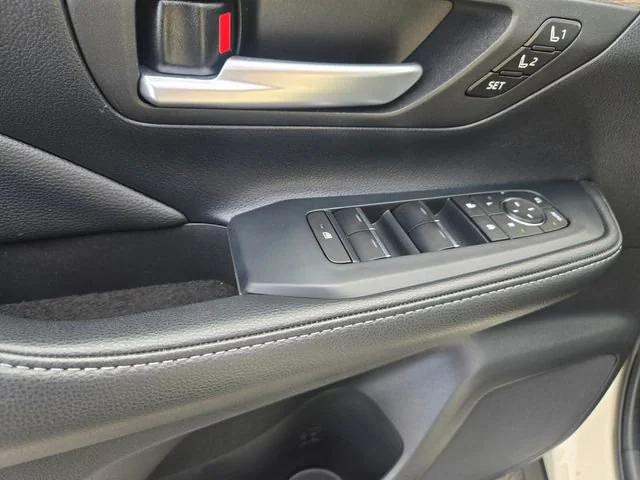 Photo of 2024 Coastal Cream Toyota Grand Highlander