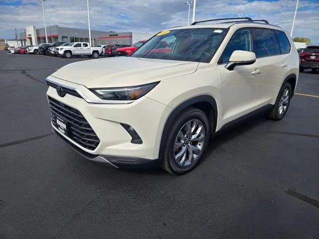 Photo of 2024 Coastal Cream Toyota Grand Highlander
