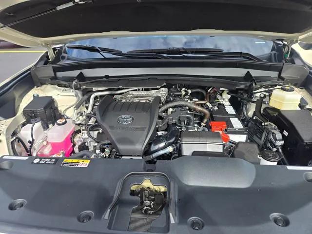 Photo of 2024 Coastal Cream Toyota Grand Highlander