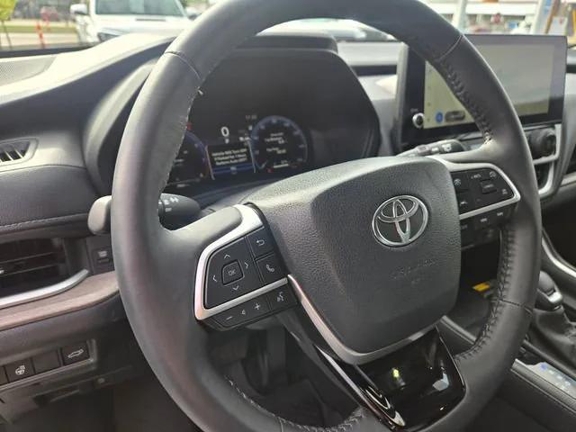 Photo of 2024 Coastal Cream Toyota Grand Highlander