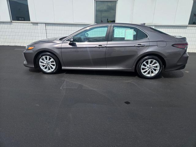 Photo of 2023 Gray Toyota Camry