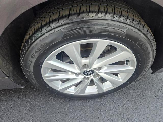 Photo of 2023 Gray Toyota Camry