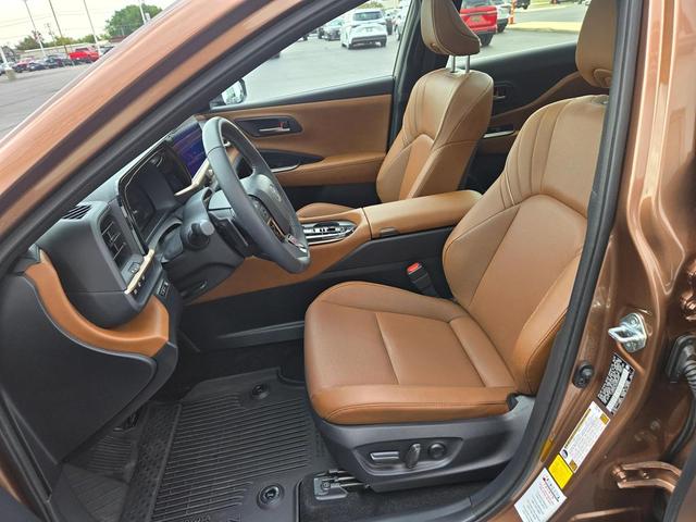 Photo of 2025 Bronze Age Toyota Crown Signia