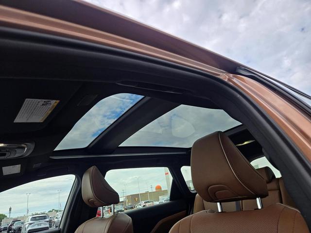 Photo of 2025 Bronze Age Toyota Crown Signia
