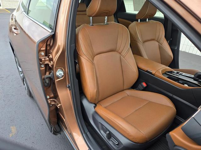 Photo of 2025 Bronze Age Toyota Crown Signia