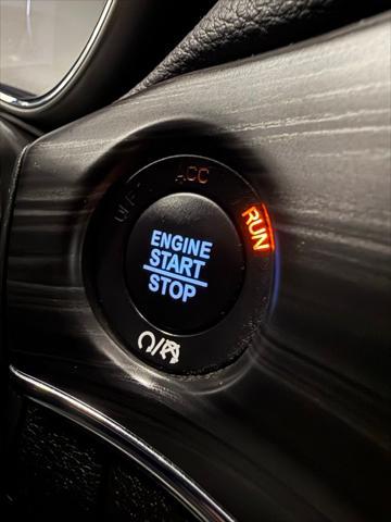 Photo of 2022 Diamond Black Crystal Pearlcoat Jeep Grand Cherokee