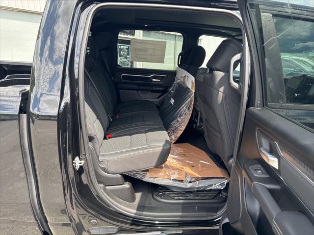 Photo of 2025 Diamond Black Crystal Pearlcoat RAM 1500