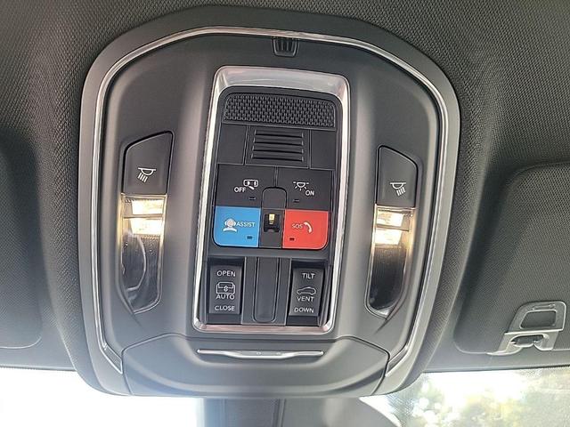 Photo of 2025 Baltic Gray Metallic Clearcoat Jeep Grand Cherokee