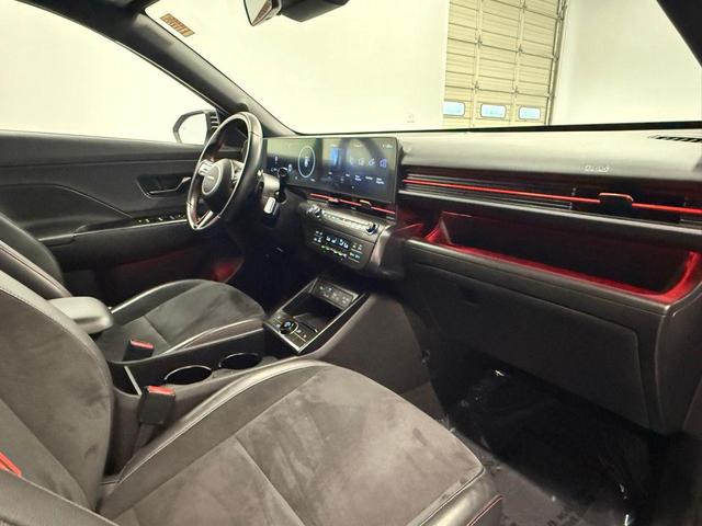 Photo of 2025 Atlas White Hyundai KONA