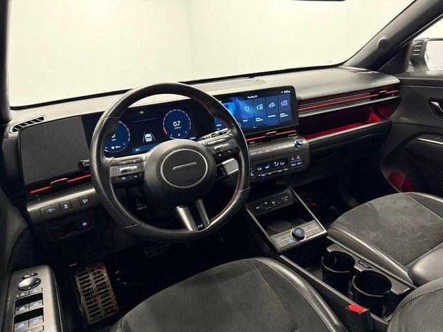 Photo of 2025 Atlas White Hyundai KONA