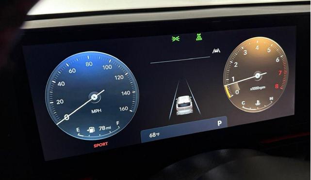 Photo of 2025 Atlas White Hyundai KONA