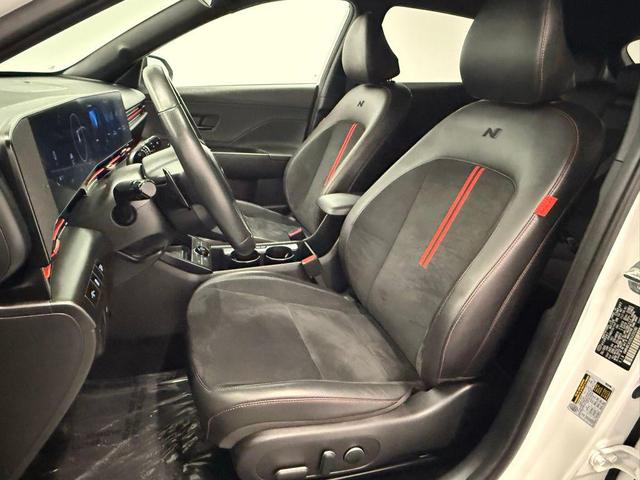 Photo of 2025 Atlas White Hyundai KONA