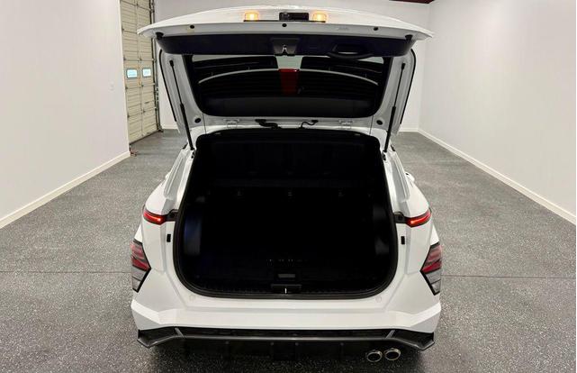 Photo of 2025 Atlas White Hyundai KONA