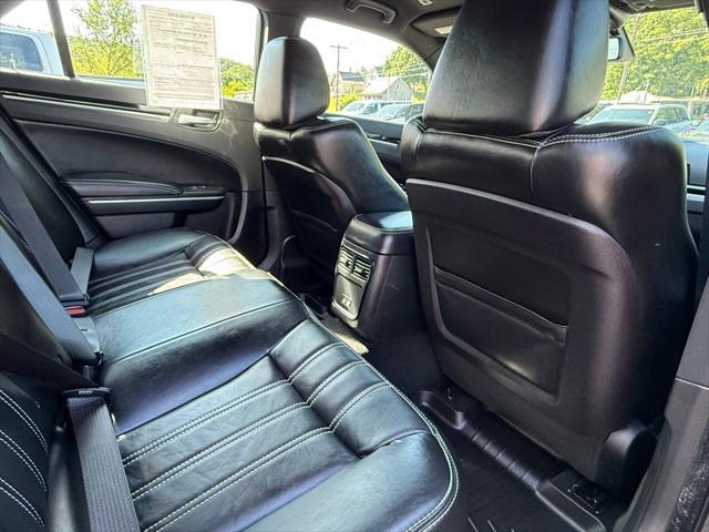 Photo of 2019 Granite Crystal Metallic Clearcoat Chrysler 300