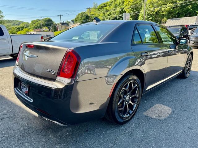 Photo of 2019 Granite Crystal Metallic Clearcoat Chrysler 300