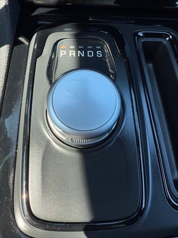Photo of 2019 Granite Crystal Metallic Clearcoat Chrysler 300