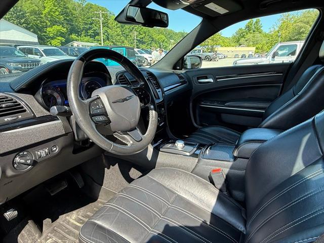 Photo of 2019 Granite Crystal Metallic Clearcoat Chrysler 300