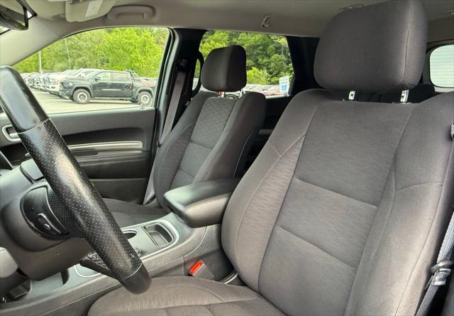 Photo of 2020 DB Black Crystal Clearcoat Dodge Durango