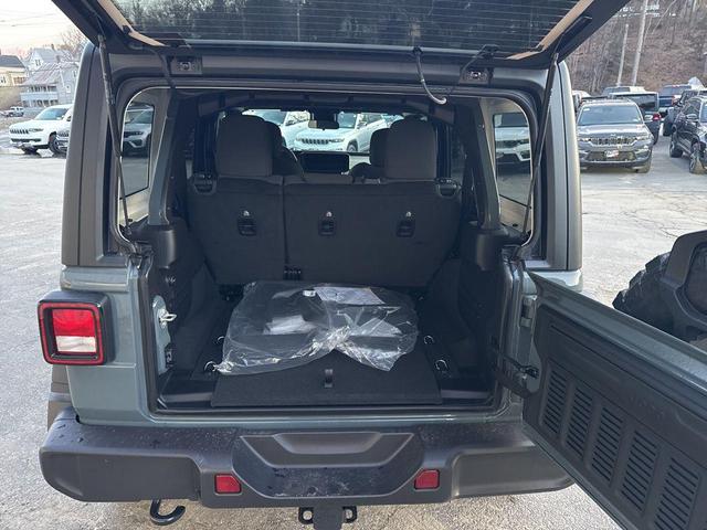 Photo of 2025 Anvil Clearcoat Jeep Wrangler
