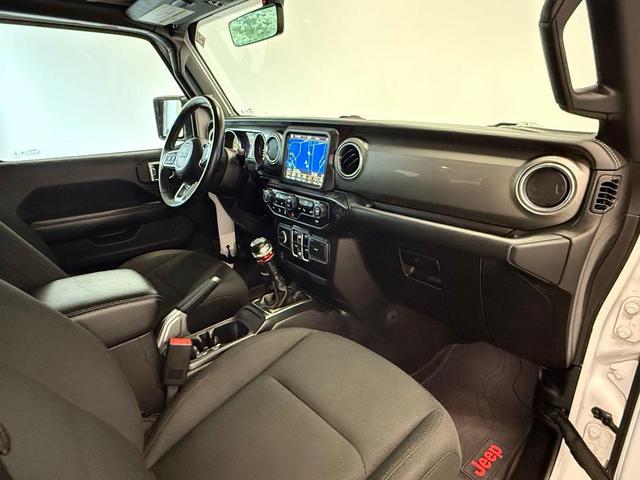 Photo of 2018 Bright White Clearcoat Jeep Wrangler Unlimited