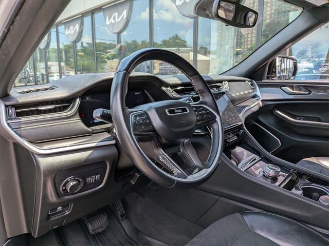 Photo of 2021 Silver Zynith Jeep Grand Cherokee L