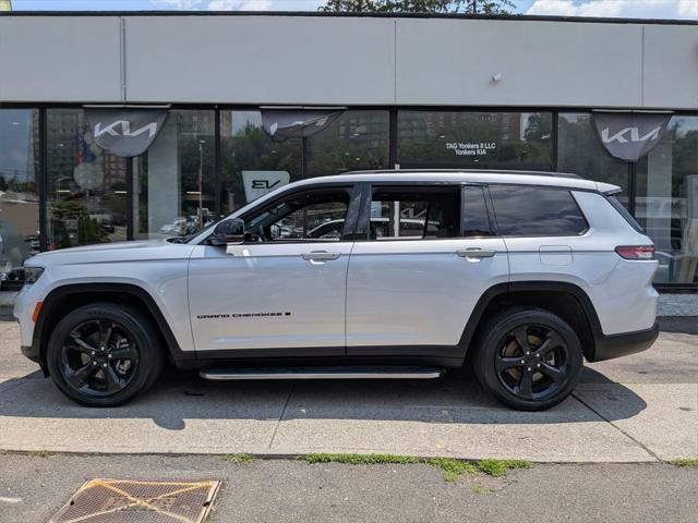 Photo of 2021 Silver Zynith Jeep Grand Cherokee L