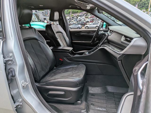 Photo of 2021 Silver Zynith Jeep Grand Cherokee L