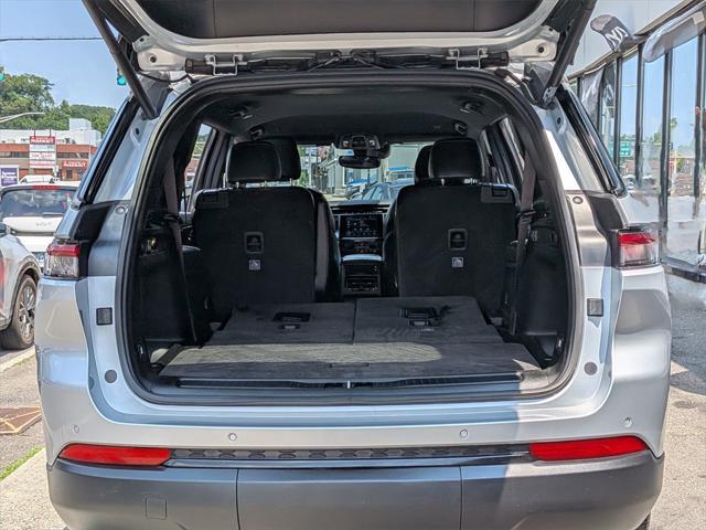 Photo of 2021 Silver Zynith Jeep Grand Cherokee L