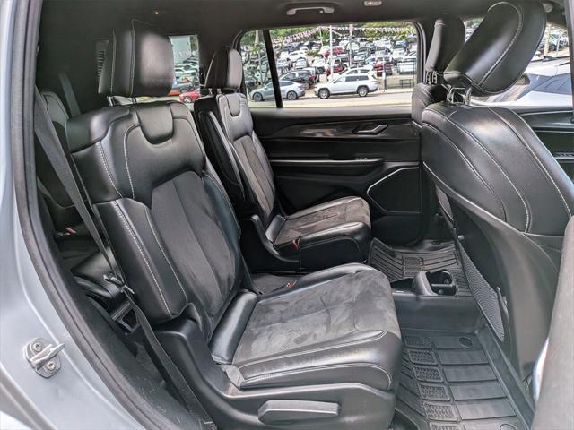 Photo of 2021 Silver Zynith Jeep Grand Cherokee L