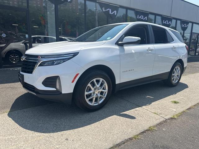 Photo of 2023 Summit White Chevrolet Equinox