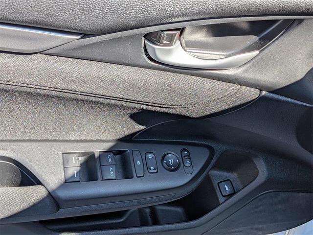Photo of 2020 Platinum White Pearl Honda Civic