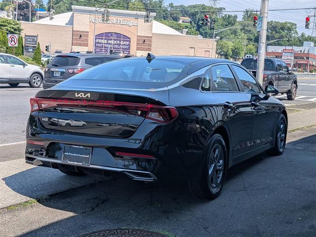 Photo of 2024 Ebony Black Kia K5