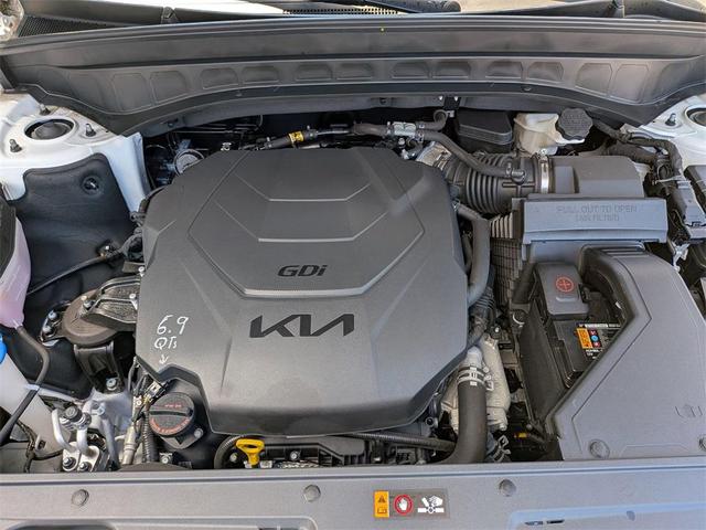 Photo of 2022 Glacial White Pearl Kia Telluride