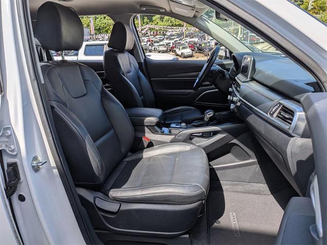 Photo of 2022 Glacial White Pearl Kia Telluride