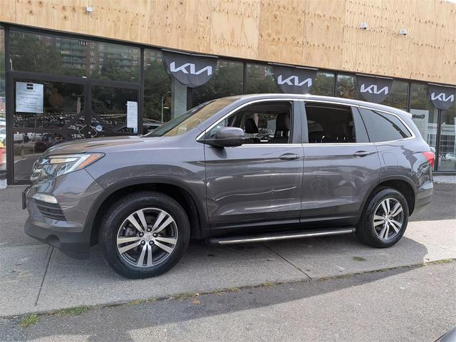 Photo of 2017 Modern Steel Metallic Honda Pilot