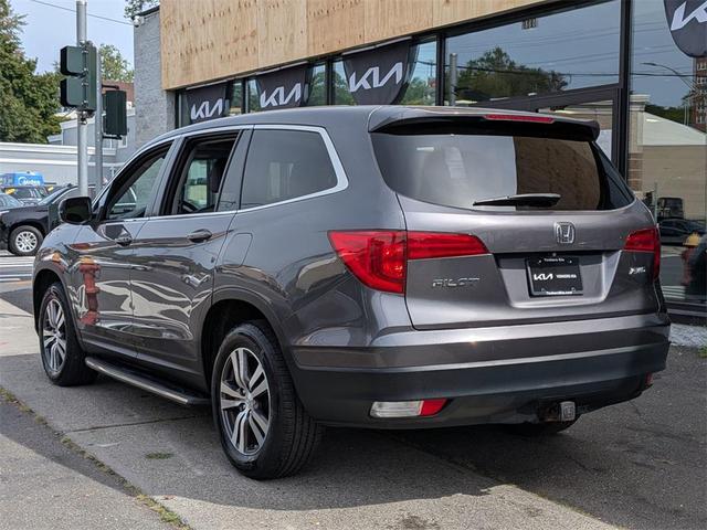 Photo of 2017 Modern Steel Metallic Honda Pilot