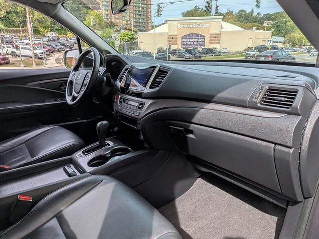 Photo of 2017 Modern Steel Metallic Honda Pilot