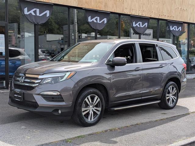 Photo of 2017 Modern Steel Metallic Honda Pilot