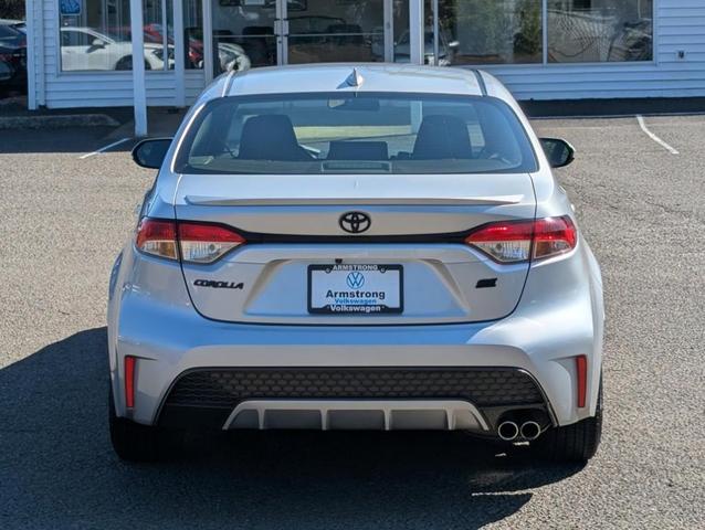 Photo of 2022 Classic Silver Metallic Toyota Corolla