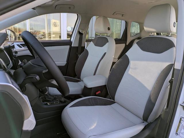 Photo of 2025 Pure White Volkswagen Taos