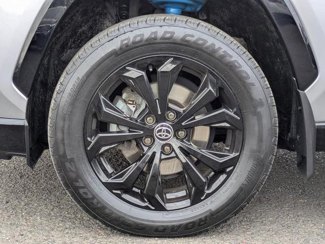 Photo of 2022 Silver Sky Metallic Toyota RAV4 Hybrid