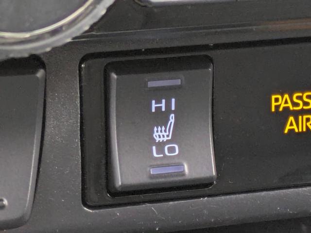 Photo of 2022 Silver Sky Metallic Toyota RAV4 Hybrid
