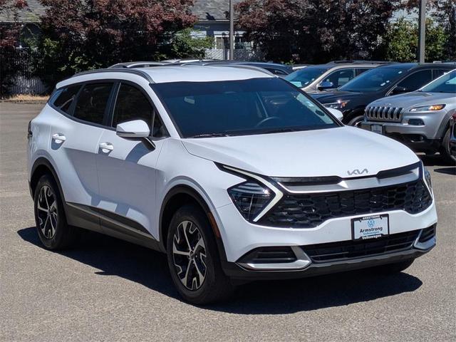 Photo of 2024 Glacial White Pearl Kia Sportage