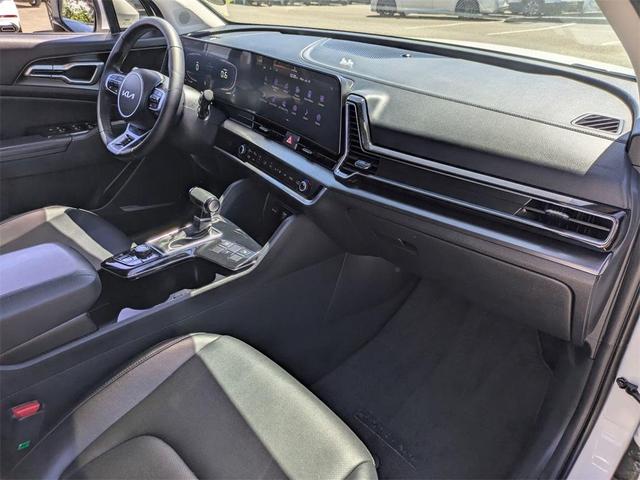 Photo of 2024 Glacial White Pearl Kia Sportage